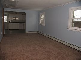 Cozy 3 Bedroom Home on Quiet - Dead End Street in Lake Hopatcong, NJ (Photo 3 of 6)