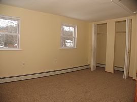 Cozy 3 Bedroom Home on Quiet - Dead End Street in Lake Hopatcong, NJ (Photo 4 of 6)