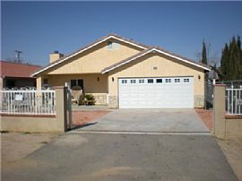 Beautiful 4 Bedroom Home Near Main Street in Hesperia, CA