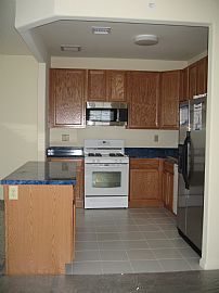 Ocean Front 3 Bedroom Apartment in Duplex with New Carpets in Far Rockaway, NY (Photo 2 of 12)