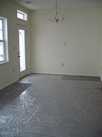 Ocean Front 3 Bedroom Apartment in Duplex with New Carpets in Far Rockaway, NY (Photo 3 of 12)