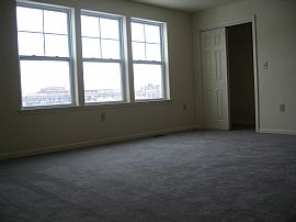 Beautiful 3 Bedroom Duplex Townhouse with Ocean View in Arverne, NY (Photo 4 of 12)