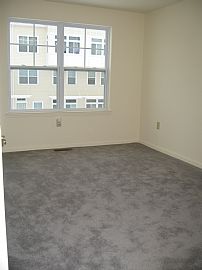 Beautiful 3 Bedroom Duplex Townhouse with Ocean View in Arverne, NY (Photo 7 of 12)