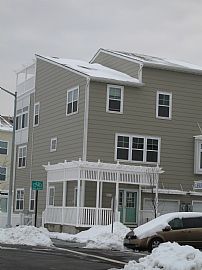 Beautiful 3 Bedroom Duplex Townhouse with Ocean View in Arverne, NY (Photo 9 of 12)