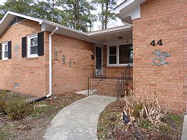 Clean 3 Bedroom Brick Home in Glendale Neighborhood in Newport News, VA