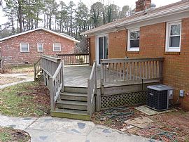 Clean 3 Bedroom Brick Home in Glendale Neighborhood in Newport News, VA (Photo 12 of 12)