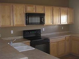 Immaculate 3 BR, 2 BA Home with Den Near Banner Hospital in Phoenix, AZ (Photo 3 of 6)