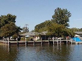 Cozy 3 Bedroom Home on Waterfront with Privacy and View in Harrison Township, MI