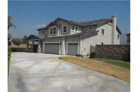 Pleasant 5 Bedroom Home with 3 Car Garage $2500 in Fontana, CA