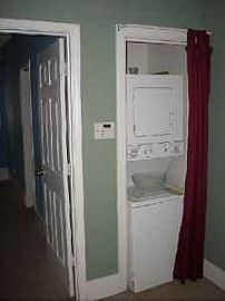 Cozy 2 Bedroom Bungalow Home - Blocks From East Atlanta Village in Atlanta, GA (Photo 2 of 4)