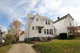 Beautiful 3 Bedroom Home - Completely Updated with New Floors in Cheviot, OH