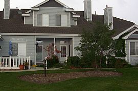 Beautiful 3 Bedroom Townhouse - Close to Loveland in Johnstown, CO