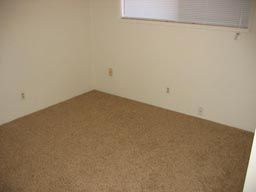 Newly Painted 2 Bedroom Triplex Apartment Near High School in Medford, OR (Photo 3 of 7)