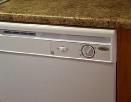 Updated 3 Bedroom Home Near Community Center and Swim Park in Republic, MO (Photo 4 of 9)