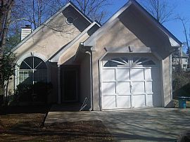 Quiet 3 Bedroom Home in a Cul-de-Sac Near Six Flags in Austell, GA (Photo 2 of 2)