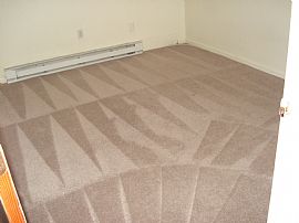 Very Spacious 2 Bedroom Apartment - Freshly Painted in Framingham, MA (Photo 6 of 7)