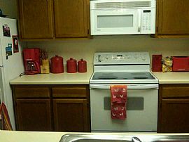 Lovely 2 Bedroom Condo - Get It Before It's Gone!! in Virginia Beach, VA (Photo 3 of 4)