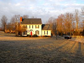 Large, Private 3 Bedroom Home with Hardwood Floors in Goodlettsville, TN