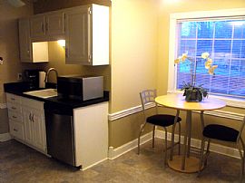 Large, Private 3 Bedroom Home with Hardwood Floors in Goodlettsville, TN (Photo 4 of 6)