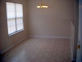 Well Maintained 3 BR, 2.5 BA Home in Cul-De-Sac in Charlotte, NC (Photo 3 of 5)