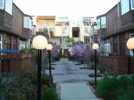 Light and Bright 3 Bedroom Townhouse with Marble Fireplace in Encino, CA (Photo 2 of 8)