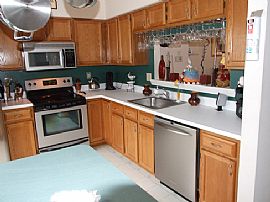 Large 3 Level, 3 Bedroom Townhouse with Custom Patio in Bowie, MD (Photo 6 of 12)