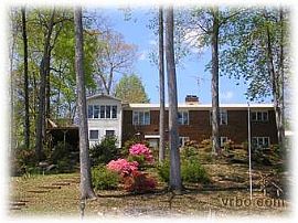 Serene 4 BR, 3 BA Waterfront Home on Lake Keowee with Best Views in Seneca, SC (Photo 1 of 8)