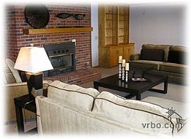 Serene 4 BR, 3 BA Waterfront Home on Lake Keowee with Best Views in Seneca, SC (Photo 3 of 8)