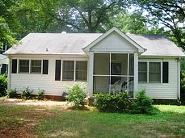 Cozy 2 Bedroom Bungalow Home in Ormewood Park Near Downtown in Atlanta, GA