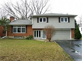 Updated, Beautiful 3 Bedroom Home with Hardwood Floors in Barrington, IL
