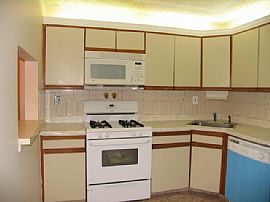 Fully Furnished 2 Bedroom Condo Near NYC Bus Stop in North Brunswick, NJ (Photo 5 of 12)
