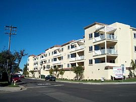 Outstanding 3 Bedroom Condo - Walk to The Beach in Oceanside, CA (Photo 3 of 12)