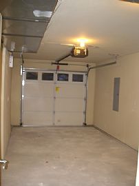 New 2 Story, 4 Bedroom High End Home with Vaulted Ceilings in Mountlake Terrace, WA (Photo 10 of 12)