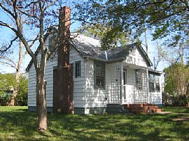 Cozy 2 Bedroom Cape Cod Home - Fire Place with Fenced Lot  in Mastic Beach, NY