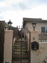 Beautiful 1 Bedroom Duplex Apartment with Mountain View in Castro Valley, CA