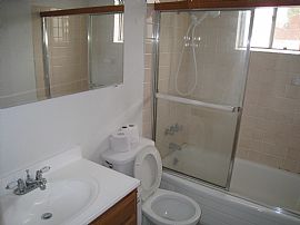 Beautiful 1 Bedroom Duplex Apartment with Mountain View in Castro Valley, CA (Photo 5 of 5)