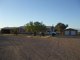 Awesome 3 Bdrm on 5 Horse Zoned Acres in Vail, AZ