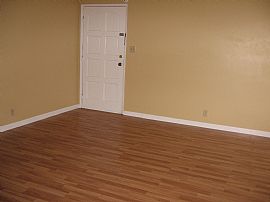 Cute 2 Bedroom Duplex Apartment - All Redone in Vallejo, CA (Photo 4 of 6)