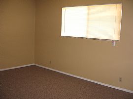 Cute 2 Bedroom Duplex Apartment - All Redone in Vallejo, CA (Photo 6 of 6)