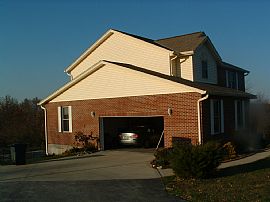 New Private 4 Bedroom Home with Swimming Pool  in Amelia, OH (Photo 8 of 12)