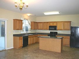 Elegant 3 Bedroom Home with Lots of Room!  in Newnan, GA (Photo 5 of 6)