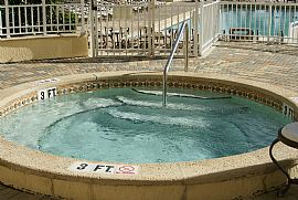 Furnished 1 Bedroom Ocean Front Condo with Balcony in Hollywood, FL (Photo 3 of 12)