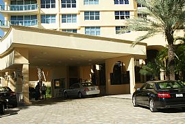 Furnished 1 Bedroom Ocean Front Condo with Balcony in Hollywood, FL (Photo 5 of 12)