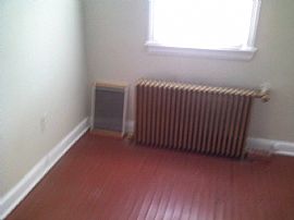 Lovely 2 Bedroom Apartment with Hardwood Floor in Washington, DC (Photo 4 of 6)