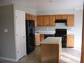 Fantastic 4 Bedroom Townhouse - Available Now in Frederick, MD (Photo 3 of 4)