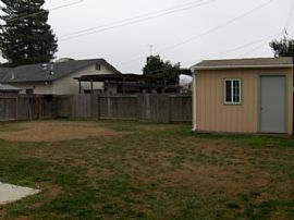 Nice 3 Bedroom Home Near Transportation and Shopping in Sacramento, CA (Photo 4 of 4)