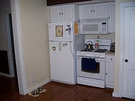 Beautiful, Spacious 4 Bedroom Home - Dog Friendly in Tonawanda, NY (Photo 2 of 10)