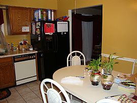 Spacious, Split Level 3 Bedroom Home with 2.5 Car Garage in Addison, IL (Photo 8 of 9)