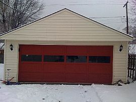 Lovely 3 Bedroom Home with Hardwood Floor Throughout
 in Fairview Park, OH (Photo 2 of 6)