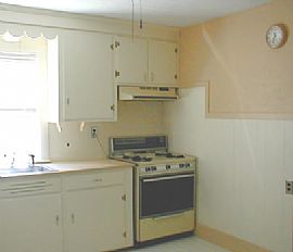 Lovely 2 Bedroom Apartment in 2 Family House in Lowell, MA (Photo 10 of 12)